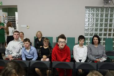 Inscenizacja z udziałem uczniów wieluńskich szkół w Bibliotece Miejskiej - dotyczyła Nagrody Nobla